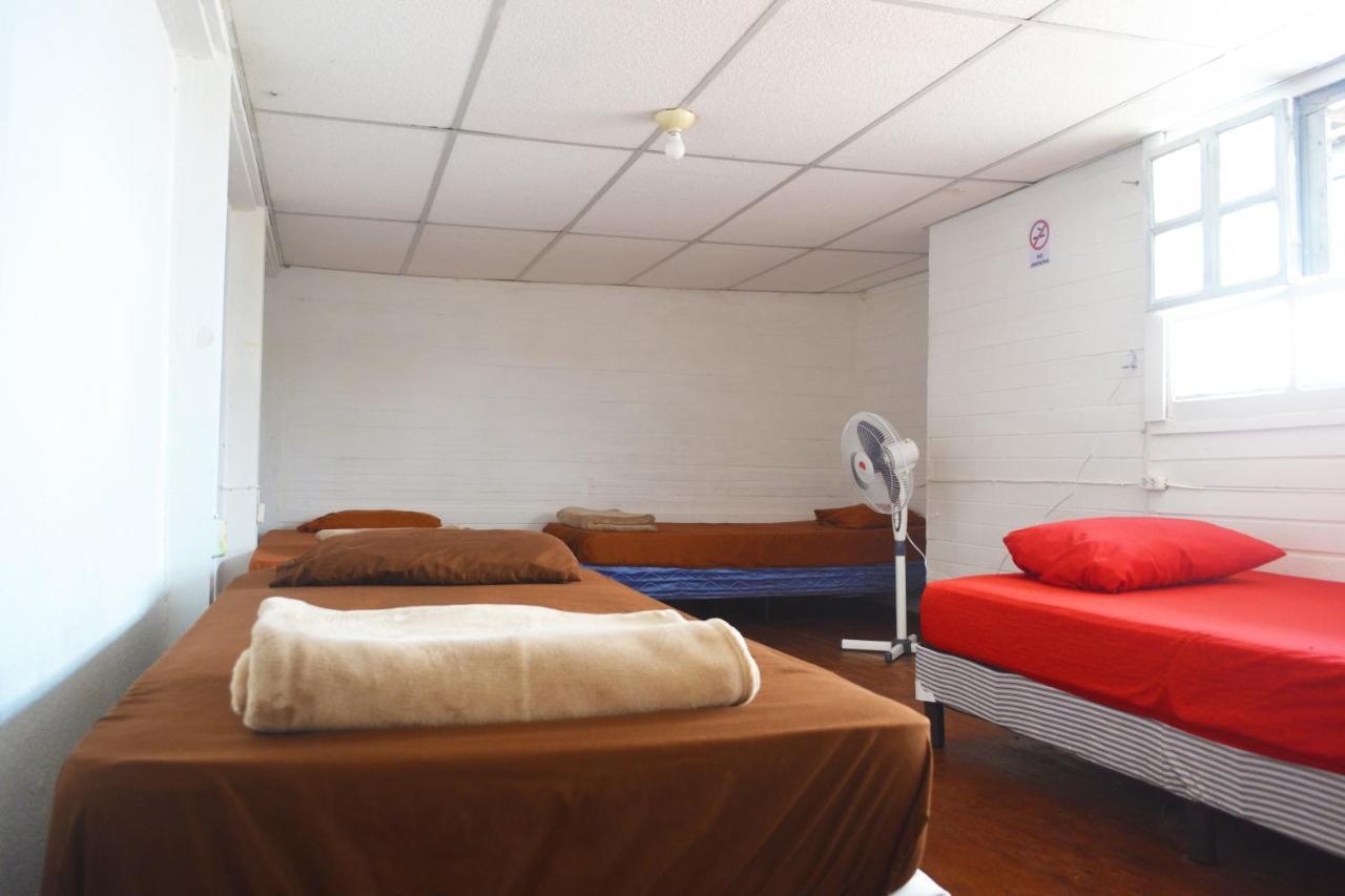 4 Grados Hostel Guatemala City Exterior photo